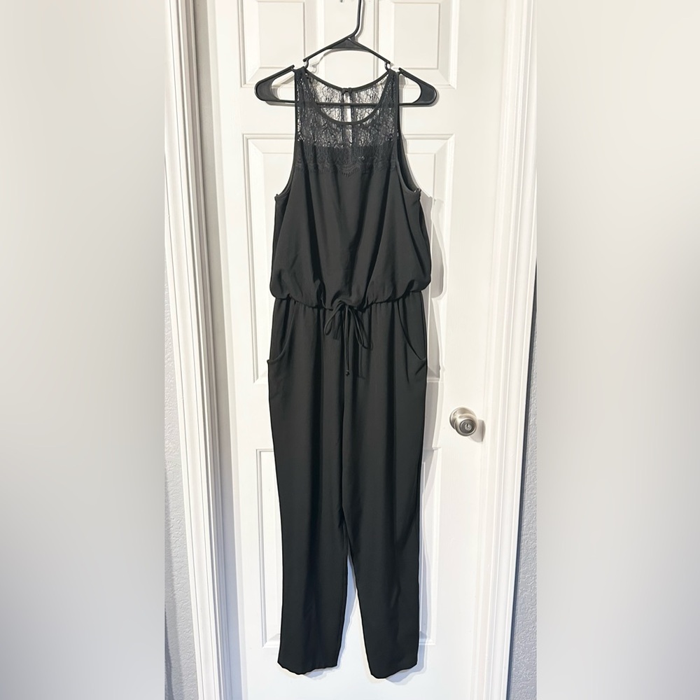 💋 Sleeveless Jumpsuit